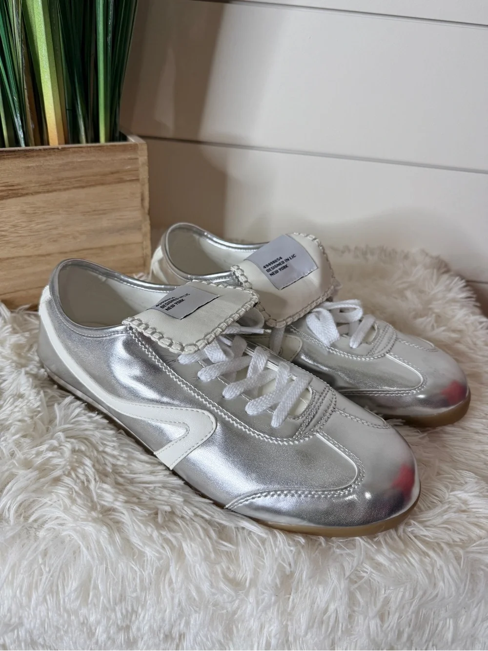 Steve Madden Jaiden Faux Leather Metallic Grip Sole Sneakers Silver Size 10M